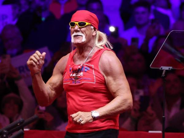 Fotografía de archivo del exluchador profesional Hulk Hogan en el escenario, antes de hablar durante un mitin en el Madison Square Garden de Nueva York, EUA.