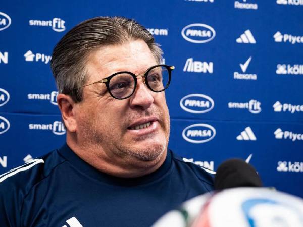 Miguel 'Piojo' Herrera en conferencia de prensa previo al duelo en las Eliminatorias ante Honduras.