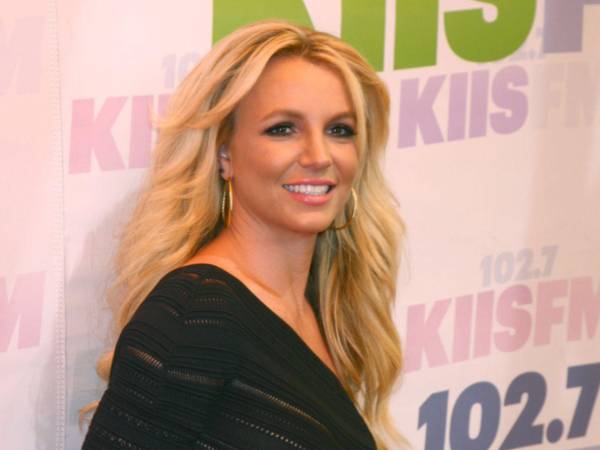 La decisión de Britney Spears de ingresar a un centro de rehabilitación en abril de 2026 no solo responde a una cadena de episodios recientes, sino también a la intervención directa de sus hijos, quienes habrían sido determinantes para que la artista aceptara recibir ayuda profesional.