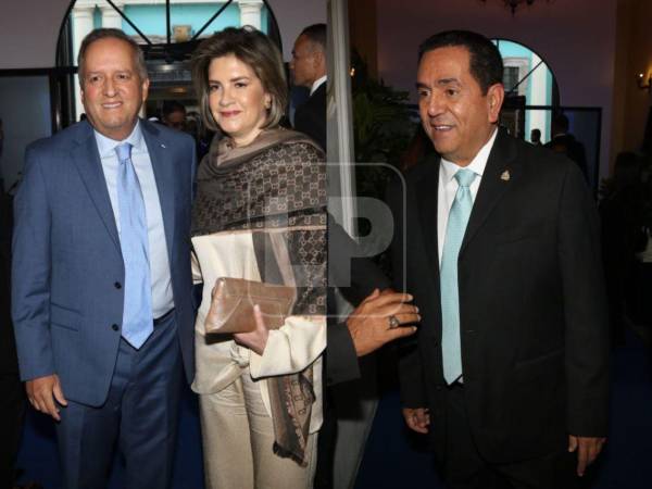 El traspaso de mando municipal de Juan Diego Zelaya se realizó con invitados especiales y fuerte resguardo de las autoridades. Estas son las imágenes de las personalidades captadas.