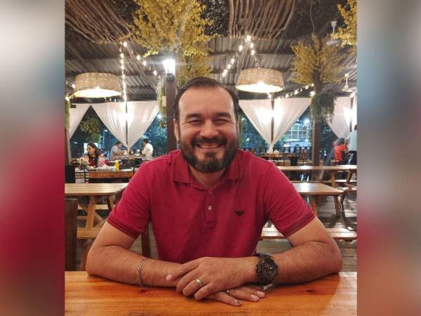 Dennis Membreño, un hombre de 35 años, perdió la vida durante la mañana de este miércoles tras ser atacado a balazos por desconocidos en la colonia Satélite de San Pedro Sula, en el norte de Honduras.