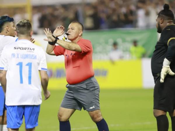 Tiktokers Honduras vs El Salvador: El VAR fue protagonista en el inicio del partido