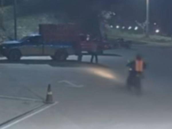 Momento cuando el motociclista le quita la vida al comerciante en Copán.
