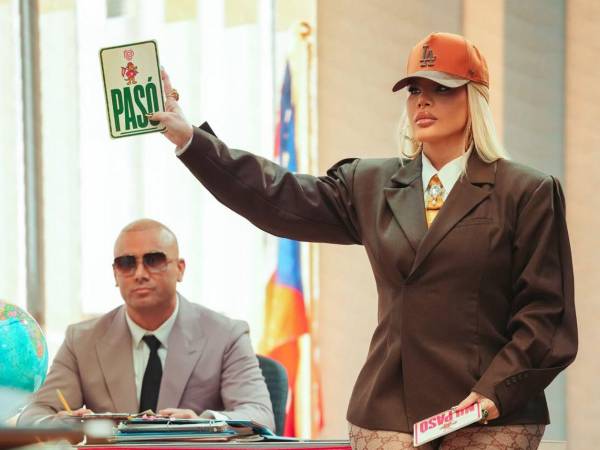 El reguetonero Wisin presentó oficialmente la Universidad del Perreo, un proyecto que busca rendir homenaje y dar continuidad al género urbano mediante una “Clase 2026” integrada por figuras icónicas.La Facultad del primer semestre académico está oficialmente completa.