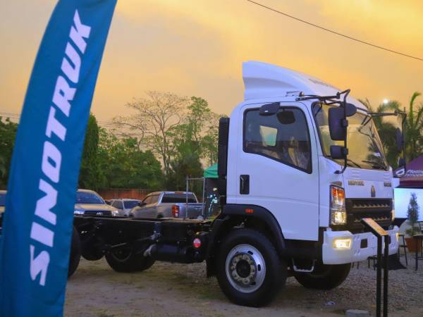 En el marco de Expoconstruye 2025, Platino Motors presentó oficialmente los camiones Sinotruck, que llegan al mercado hondureño con la mejor tecnología china y alemana.