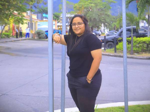 Elvira Morales compartió detalles de su reciente éxito musical y sus expectativas como artista nacional.