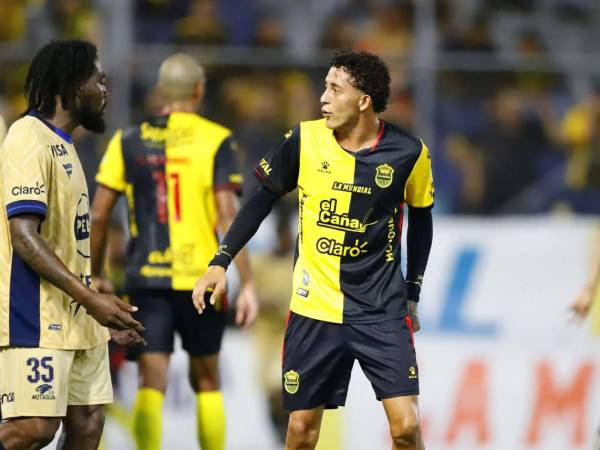 Real España y Motagua sostuvieron un electrizante duelo en el estadio Morazán donde la figura terminó siendo Nixon Cruz.