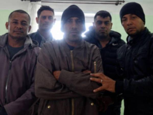 Dos hondureños siguen desaparecidos y cinco huyeron tras viajar a Rusia por trabajo. Ellos se contactaron con un medio hondureño para visibilizar su increíble historia.