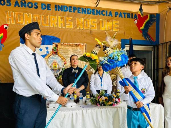 Traspaso de la Flama de La Paz en el centro educativo Hogar San José.