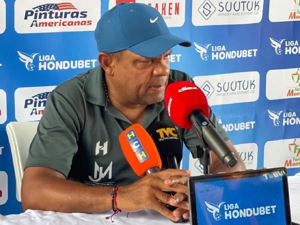 Raúl Cáceres en conferencia de prensa tras la caída de Platense ante Génesis FC.