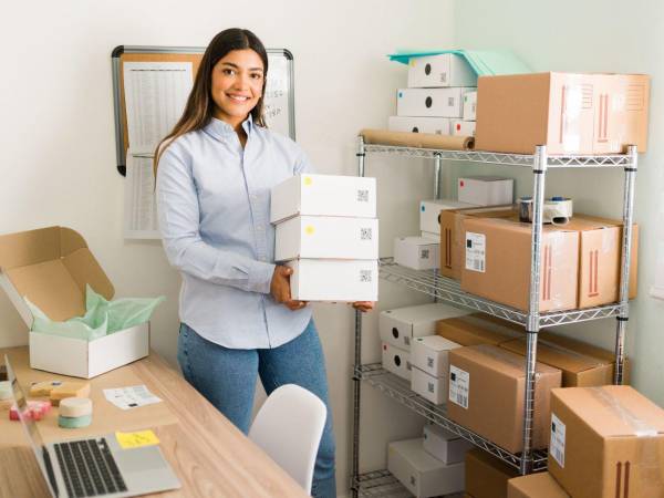 La capacidad de crear algo desde cero, de darle forma a una idea y verla crecer, es<b> increíblemente satisfactoria.</b> Te brinda la oportunidad de ser dueña de tus decisiones, marcar tu propio rumbo, y aprender cada día.