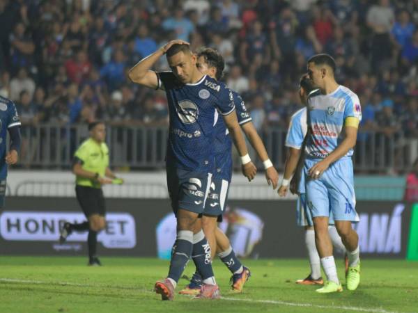 Drama total: Alejandro Reyes falla penal polémico para Motagua