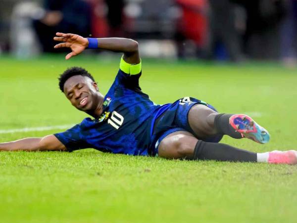Vinicius estuvo presente en el juego entre Brasil y Francia en Estados Unidos.