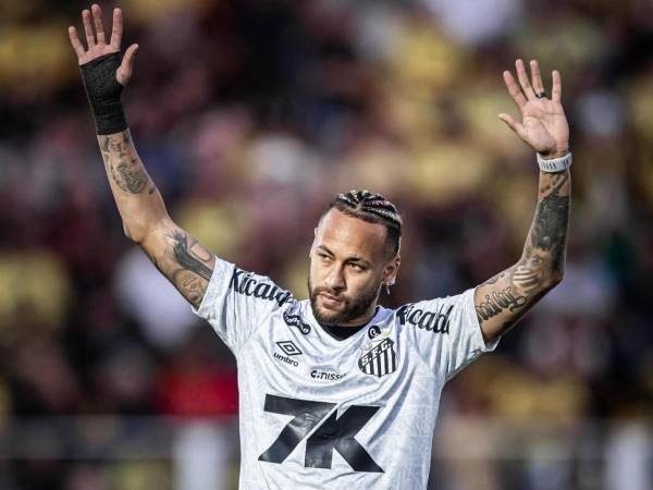 Neymar no pudo evitar la derrota de su amado Santos.