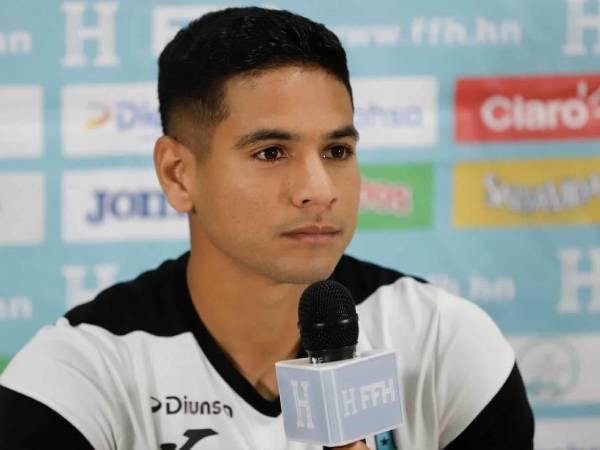 Carlos Pineda en conferencia de prensa previo al tercer entrenamiento de la Selección de Honduras.