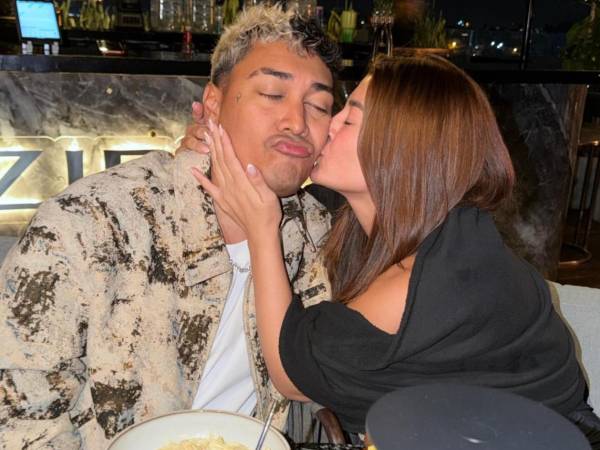 La presentadora hondureña Milagro Flores volvió a sorprender a sus seguidores al compartir nuevas fotos con el tiktoker, Supremo.