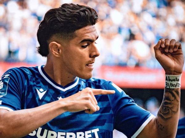 Luis Palma jugando para el Lech Poznań.