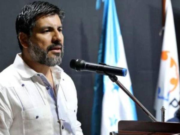 Zelaya se presentó en los tribunales especializados y sostuvo que las acciones emprendidas en su contra no le sorprenden ni le generan temor.