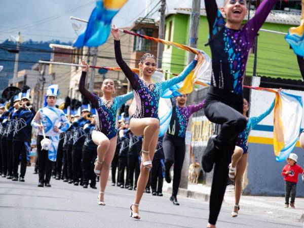 Integrantes de la banda Vivace durante una de sus presentaciones internacionales.