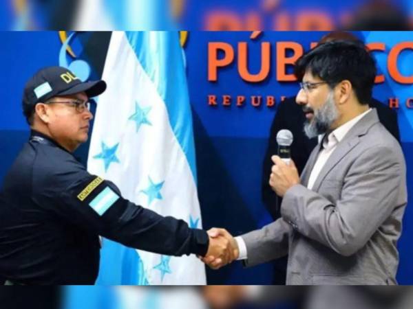 Johel Zelaya durante la juramentación del abogado Jaime Leonel Quintanilla como titular de la Dirección de Lucha Contra el Narcotráfico (DLCN).