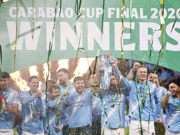 El Manchester City obtuvo su primer título de la temporada tras conquistar la Carabao Cup.