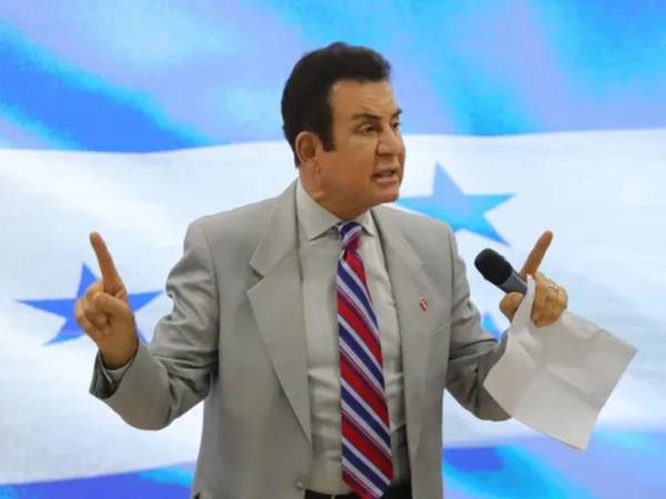 Salvador Nasralla, excandidato presidencial de Partido Liberal en las elecciones generales 2025.