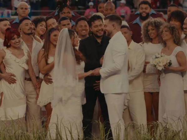 Elena Rossel Aparicio y Thomas Lucas Wolter se casaron en el Super Bowl.