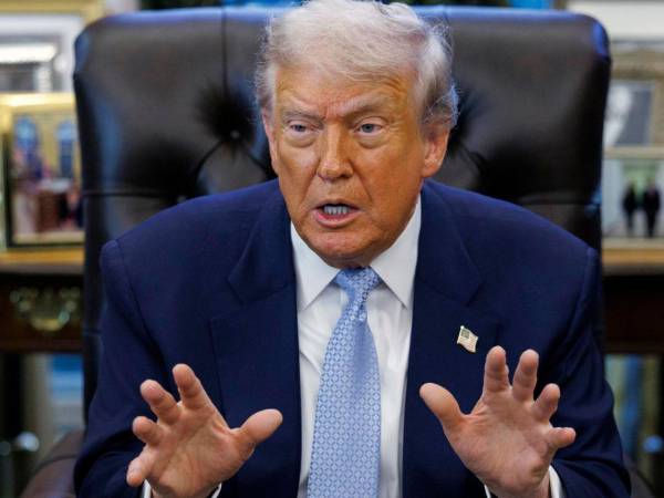 Donald Trump y su mensaje en Truth Social ha desatado una serie de reacciones en medios internacionales. Trump dijo que la candidata oficialista, Rixi Moncada, que aspira a suceder a la actual mandataria, Xiomara Castro, es cercana al comunismo y agregó que el tercer candidato, Salvador Nasralla, es parte de un intento por engañar al pueblo para dividir el voto.