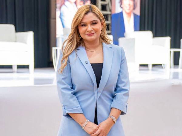 Emma Mejía Valladares, CEO de Elevate Hub, afirma que las empresas que profesionalicen la gestión de su talento con Inteligencia Artificial serán las que lideren la próxima década.
