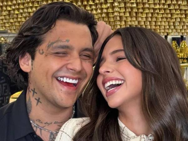 Este 29 de mayo de 2026, Ángela Aguilar y Christian Nodal celebran su segundo aniversario de casados, una relación que ha estado marcada por la controversia desde que se hizo pública en 2024. La pareja ha enfrentado rumores de infidelidad, críticas en redes sociales, tensiones familiares y un intenso seguimiento mediático.
