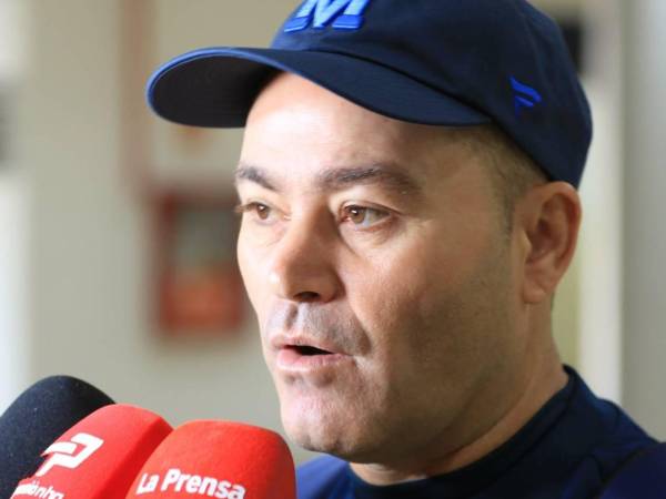 El entrenador Javier López atendió a los medios de comunicación previo al viaje del Motagua rumbo a territorio beliceño.