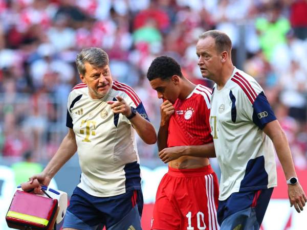 Jamal Musiala atraviesa un momento de especial atención tras haber sufrido dos episodios de desvanecimiento durante la pretemporada del Bayern Múnich.