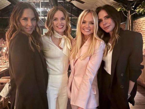 La presencia de Victoria Beckham junto a las Spice Girls en la celebración del cumpleaños número 50 de Emma Bunton coincidió con un escenario familiar complicado para la diseñadora. En la reunión realizada en los Cotswolds, Victoria Beckham, Melanie “Mel C” Chisholm y Geri Halliwell-Horner acompañaron a Emma en el festejo, aunque la ausencia de Melanie “Mel B” Brown no pasó desapercibida.