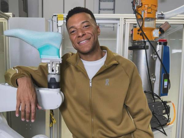 La felicidad de Kylian Mbappé tras firmar contrato con la marca suiza ON.