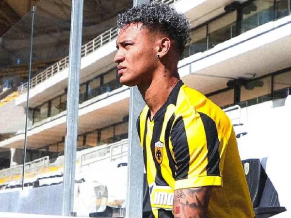 Kervin Arriaga llegó a la presente campaña en el AEK procedente del Levante.