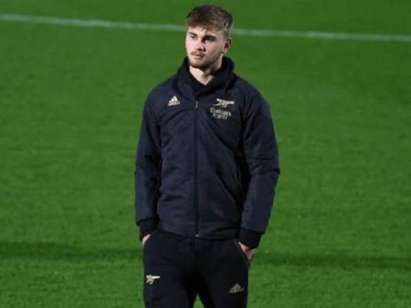 Susto en Inglaterra. Futbolista juvenil fue inducido al coma tras sufrir fuerte choque en pleno partido. Esto informa su actual club.