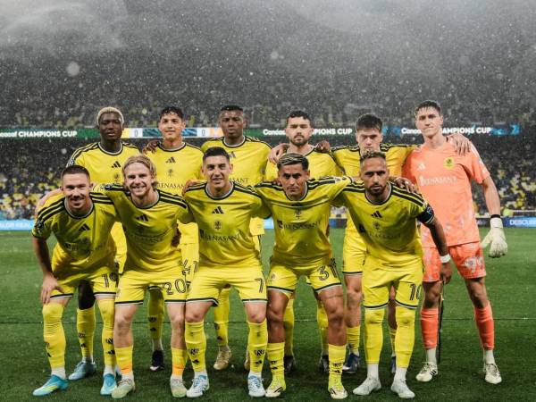 El lateral hondureño Andy Najar formó parte del 11 titular de Nashville.