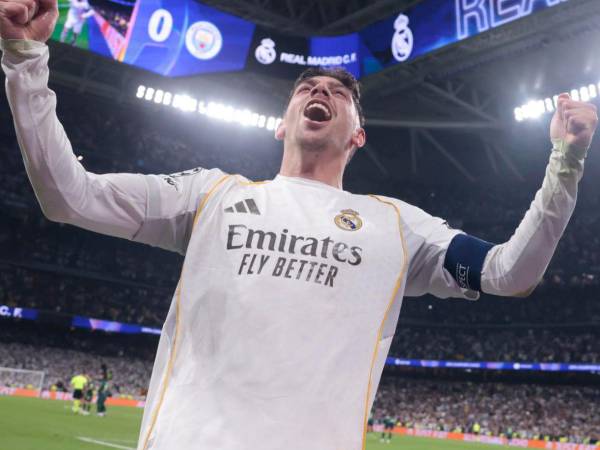 Valverde desata la locura: triplete y el Real Madrid aplasta al City en Champions