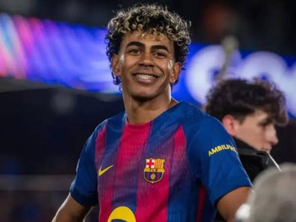 Lamine Yamal el joven de 18 años que se ha convertido en la estrella del Barcelona y disputará su primer Mundial con España.