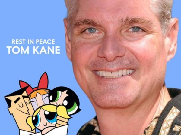 En la cuenta de X oficial de Cartoon Network se despidió de esta manera de Tom Kane: Descansa en paz, Profesor ❤️ Gracias, Tom Kane, por prestar tu voz al padre de tres niñas preciosas y por llevar La Fuerza a millones de fans. Siempre vivirás en nuestros recuerdos de infancia.
