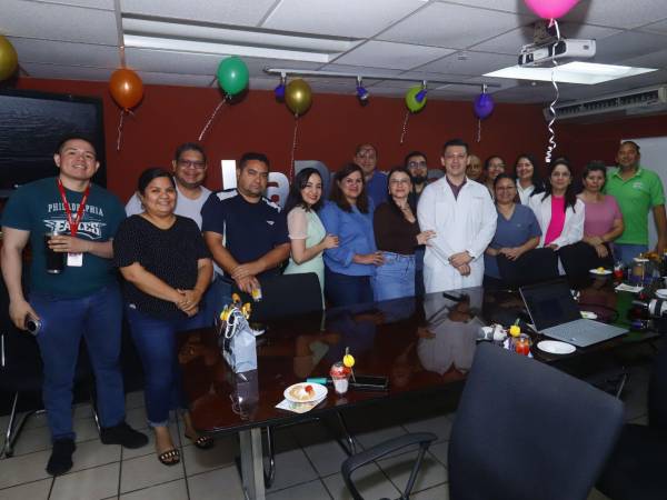 Colaboradores de diferentes departamentos de Diario La Prensa participaron en una charla sobre “Salud nutricional y obesidad”, organizada por la Clínica Martha Larach de Canahuati en el marco del Día Mundial de la Salud.