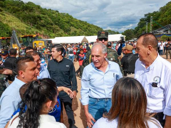 El presidente Nasry Asfura a su llegada al municipio de Intibucá.