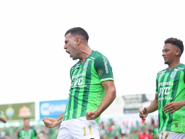 Nicolas Messiniti celebrando su gol contra el Motagua.
