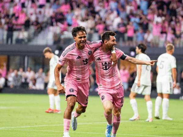 Messi marca su gol 905 y anota en el derbi; así quedó de Cristiano Ronaldo