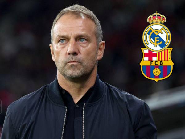 Hansi Flick dirigiendo al Barcelona.