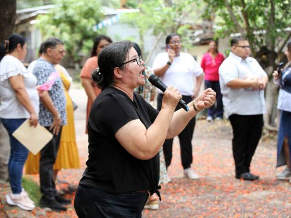 Docentes mantienen paro por reajuste salarial; Gobierno y sectores magisteriales discrepan sobre acuerdo.