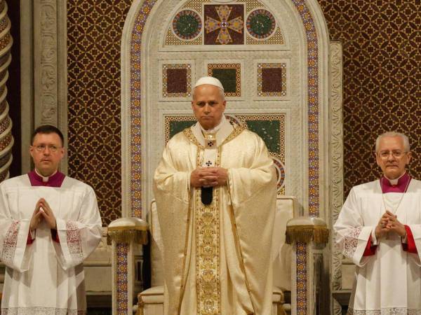 El papa León XIV en su homilía de la misa de la Cena del Señor celebrada en la Basílica de San Juan de Letrán en Roma.