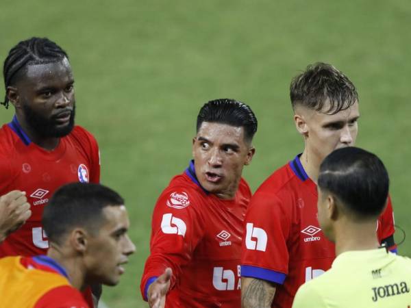 Michaell Chirinos mostró su disgusto por la eliminación del Olimpia contra el Marathón.