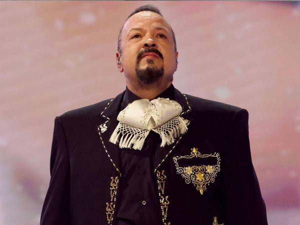 Un amorío ilegal, una canción de rap y el rechazo de su hijo ponen en la mira a Pepe Aguilar, padre de la controversial Ángela Aguilar.