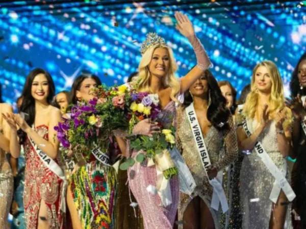 Foto de archivo del momento en que Victoria Kjaer fue coronada como Miss Universo 2024.